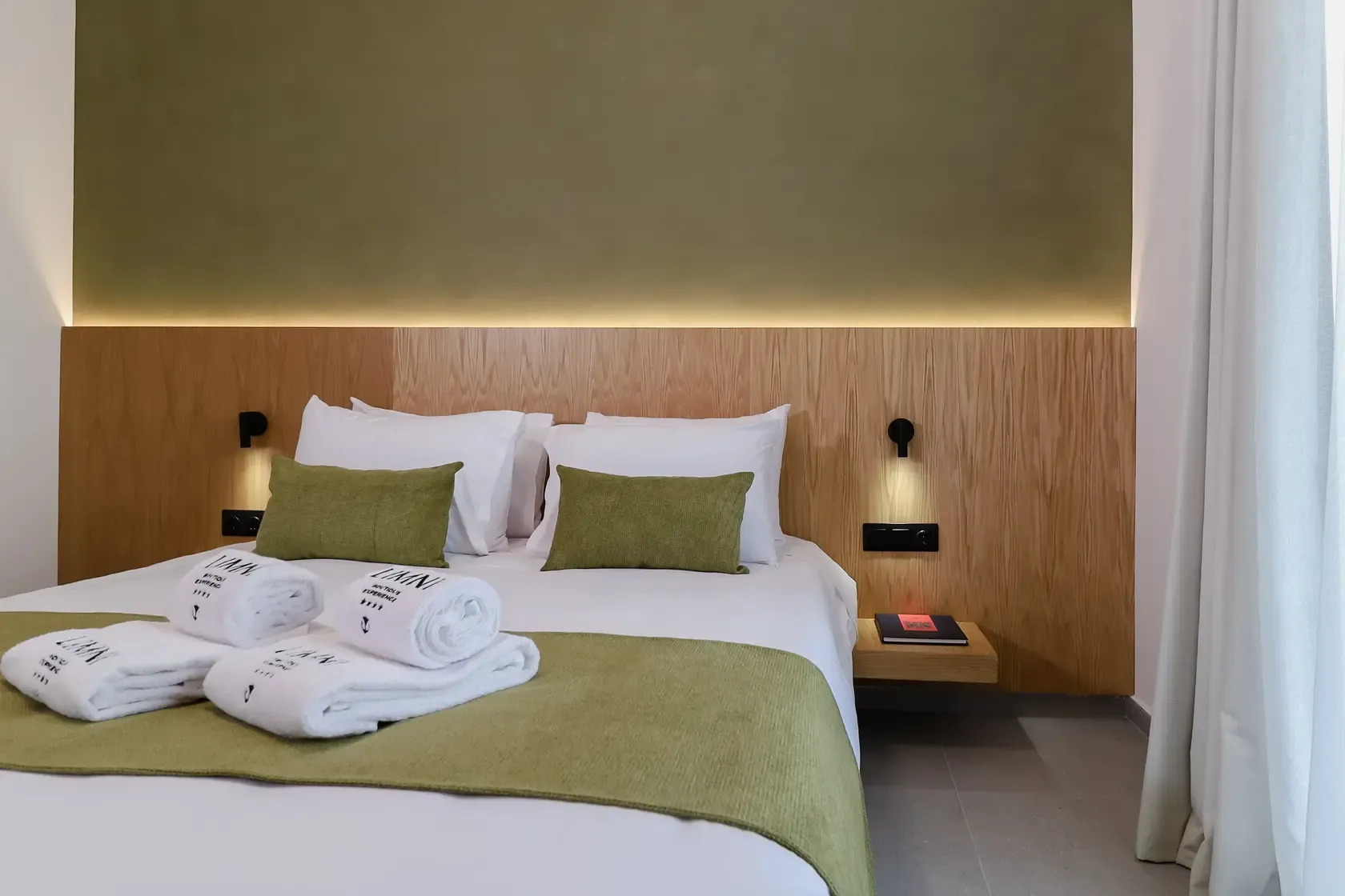 STANDARD DOUBLE ROOM WITH POOL